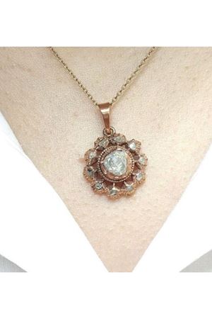 Antika Elmas Gül Modeli Kolye