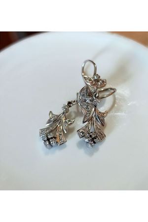 Antika Platin Modeli Pırlanta Taşlı Üzüm Temalı Küpe