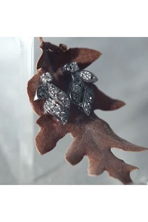 Antika Yaprak Modeli Küpe