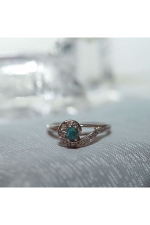 Antika Yarım Salyangoz Yeşil Pırlanta Taşlı Yüzük