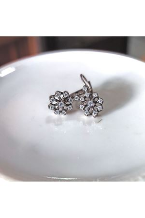 Vintage Tasarım Çiçek Modeli Küpe