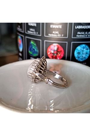 Vintage Tasarım Platin Modeli Damla Temalı Ay Taşlı Pırlanta Yüzük