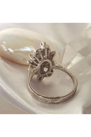 Antika Platin Modeli Fiyonk Temalı Yakut Taşlı Pırlanta Yüzük