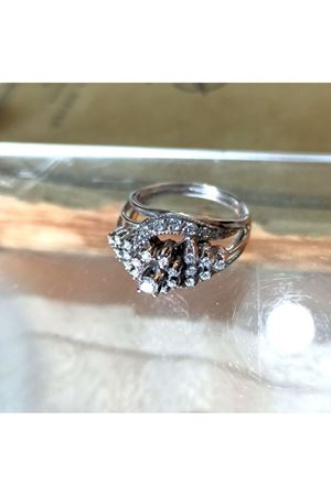 Antika Platin Modeli Pırlanta Taşlı Kübik Salyangoz Yüzük