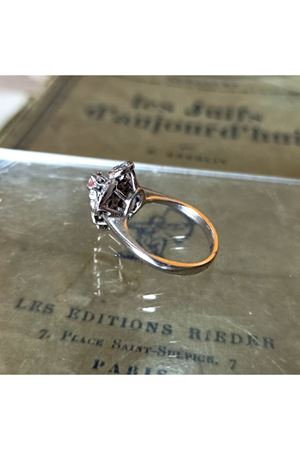 Vintage Tasarım Platin Modeli Pırlanta ve Yakut Taşlı Kösem Yüzük