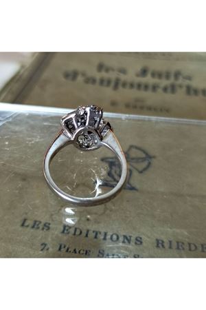 Vintage Tasarım Platin Modeli Pırlanta ve Yakut Taşlı Kösem Yüzük