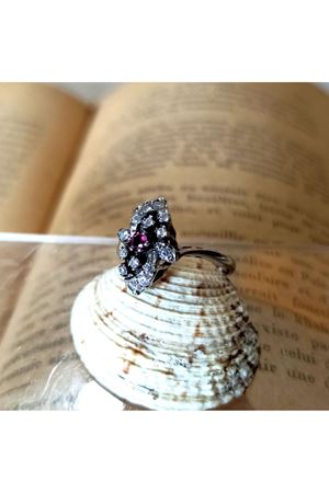 Vintage Tasarım Platin Modeli Yakutlu ve Pırlanta Taşlı Mini Mekik Yüzük