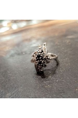 Vintage Tasarım Platin Modeli Yaprak Modeli Safir Taşlı Yüzük