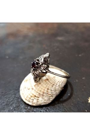 Vintage Tasarım Platin Modeli Yaprak Temalı Mekik Yakut Taşlı Pırlanta Yüzük