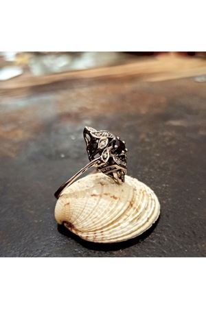 Vintage Tasarım Platin Modeli Yaprak Temalı Mekik Yakut Taşlı Pırlanta Yüzük