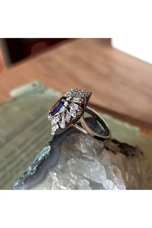 Antika Özel Üretim Platin Modeli Fantazi Çiçekli Safir Taşlı Mekik Yüzük