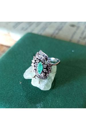 Antika Pırlanta Taşlı Platin Modeli Zümrütlü Mekik Kolye