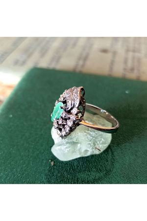 Antika Pırlanta Taşlı Platin Modeli Zümrütlü Mekik Kolye