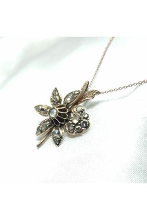 Antika Çiçekli Kolye