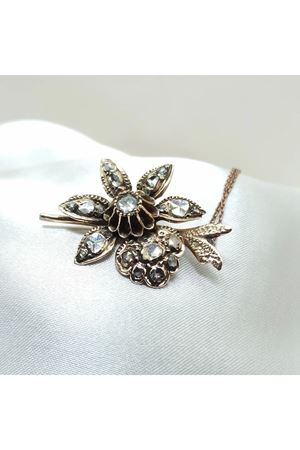 Antika Çiçekli Kolye
