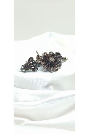 Antika El İşi Çiçek Modeli Sallantılı Vidalı Küpe