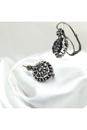 Antika Elmas Taşlı Askılı Sallantılı Gül Küpe