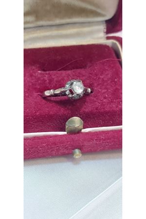 Antika elmas taşlı Pilsa Tektaş yüzük