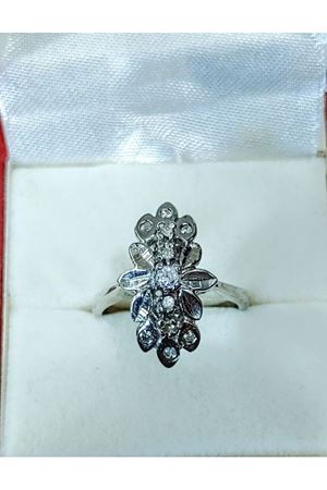 Platin Modeli Çiçek Yüzük