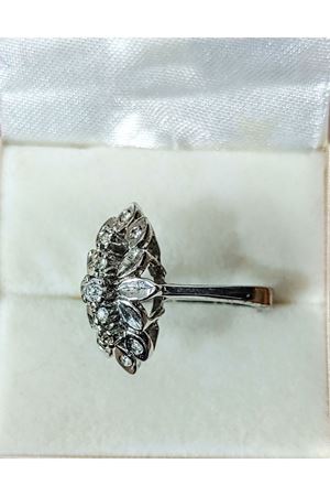 Platin Modeli Çiçek Yüzük