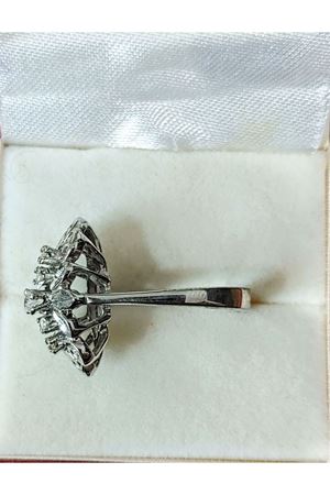 Platin Modeli Çiçek Yüzük