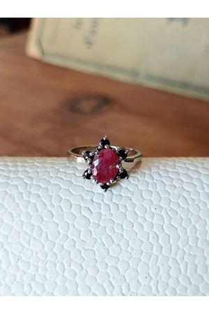 Vintage Tasarım Platin Modeli Yakutlu Safir Kakmalı Anturaj Yüzük