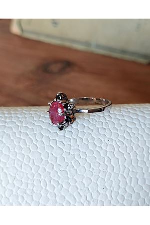 Vintage Tasarım Platin Modeli Yakutlu Safir Kakmalı Anturaj Yüzük