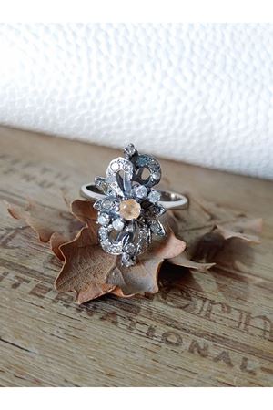 Vintage Tasarım Platin Modeli  Fiyonk Temalı Safir Taşlı