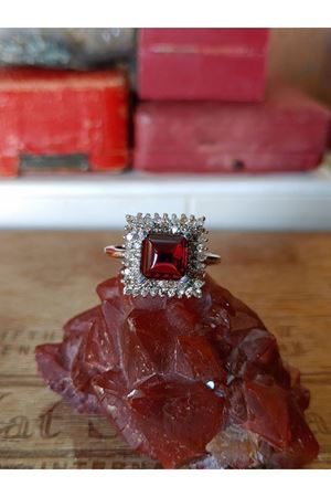 Vintage Tasarım Platin Modeli Pırlanta ve Garnet Taşlı Çift Sıralı Anturaj Kare Yüzük