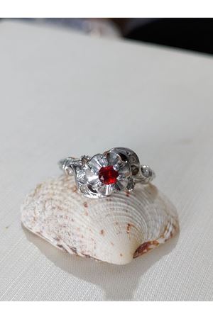 Vintage Tasarım Yakut Taşlı Yüzük