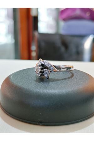 Vintage Tasarım Pırlanta Taşlı Platin Modeli Yapraklı Yüzük