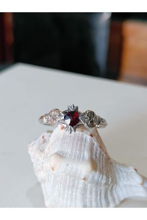 Vintage Tasarım Yakut Taşlı Yüzük