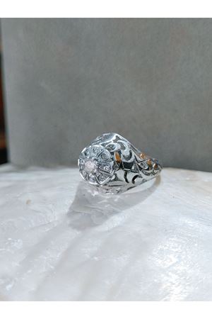 Vintage Tasarım Pırlanta Taşlı Kazayağı Yüzük