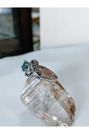 Vintage Tasarım Safir ve Zümrüt Taşlı Salyangoz Yüzük