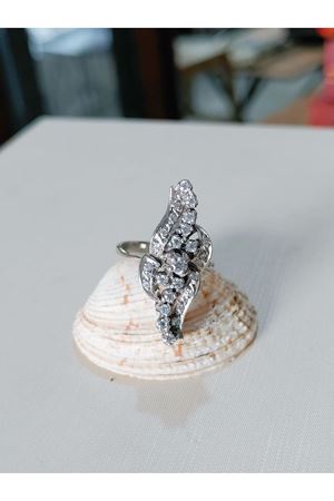 Vintage Tasarım Pırlanta Taşlı Mekik Yüzük