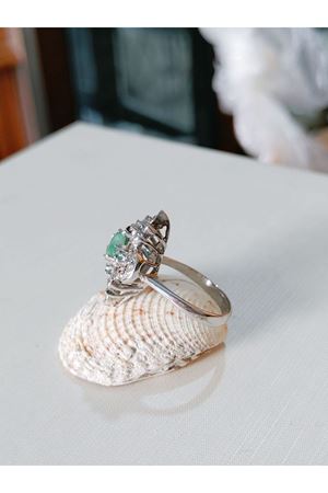 Vintage Tasarım Pırlanta ve Zümrüt Taşlı Mekik Yüzük