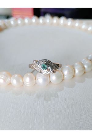 Vintage Tasarım Pırlanta ve Zümrüt Taşlı Yüzük